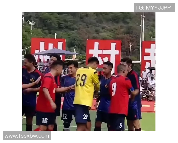 足球明星亲自送礼品给球迷传递温暖与感动的精彩瞬间